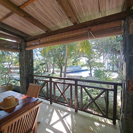 Clair De Lune - Private 2 Bedrooms Beachfront Villa Trou d'Eau Douce Exterior foto