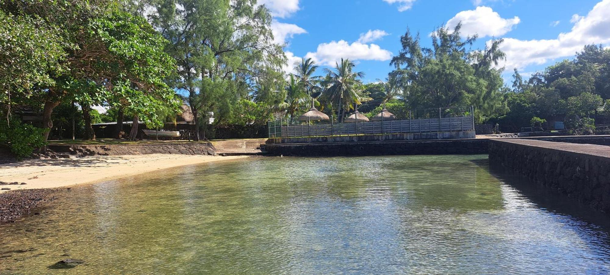 Clair De Lune - Private 2 Bedrooms Beachfront Villa Trou d'Eau Douce Exterior foto