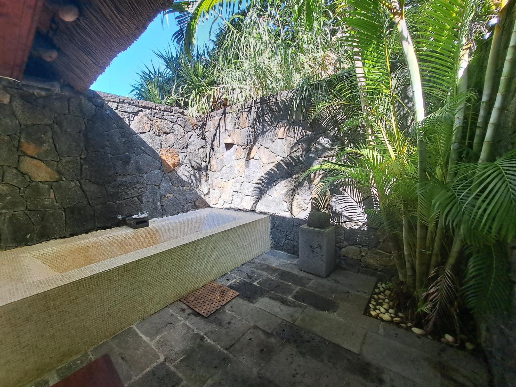 Clair De Lune - Private 2 Bedrooms Beachfront Villa Trou d'Eau Douce Exterior foto
